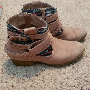 Girls ankle boots